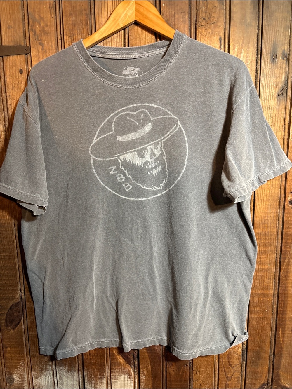 Men's Zac Brown Band Gray Graphic Tour Tee with Skull and Hat Design